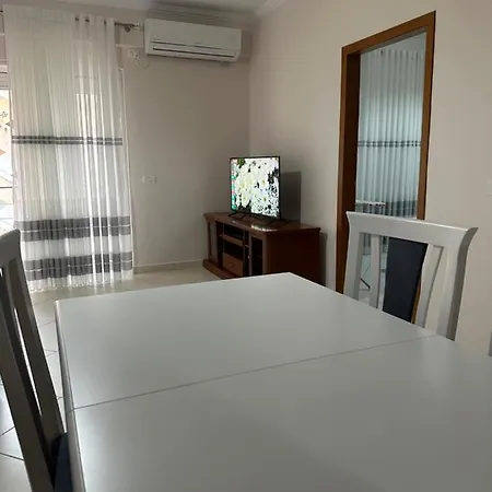 Sea Two Bedroom Appartamento Sarandë