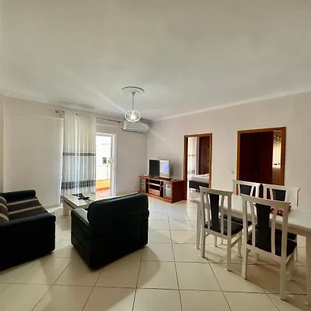 Sea Two Bedroom Appartamento Sarandë